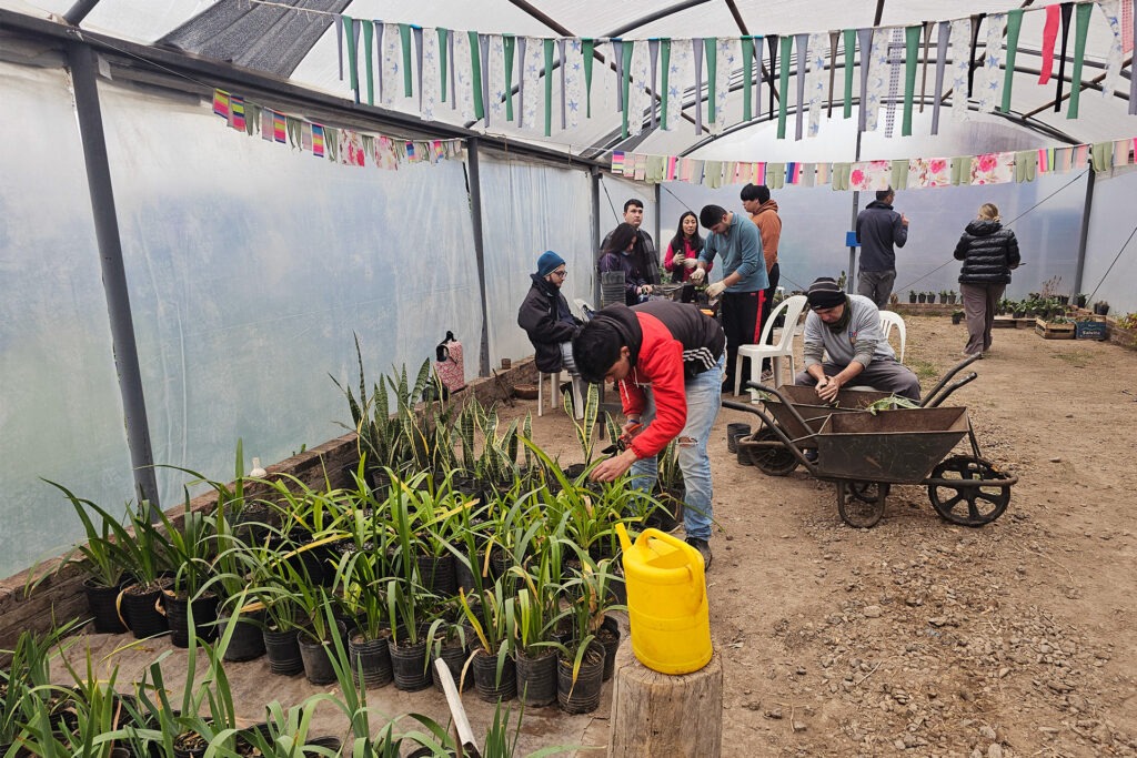 El Vivero Inclusivo recibió herramientas para fortalecer su producción