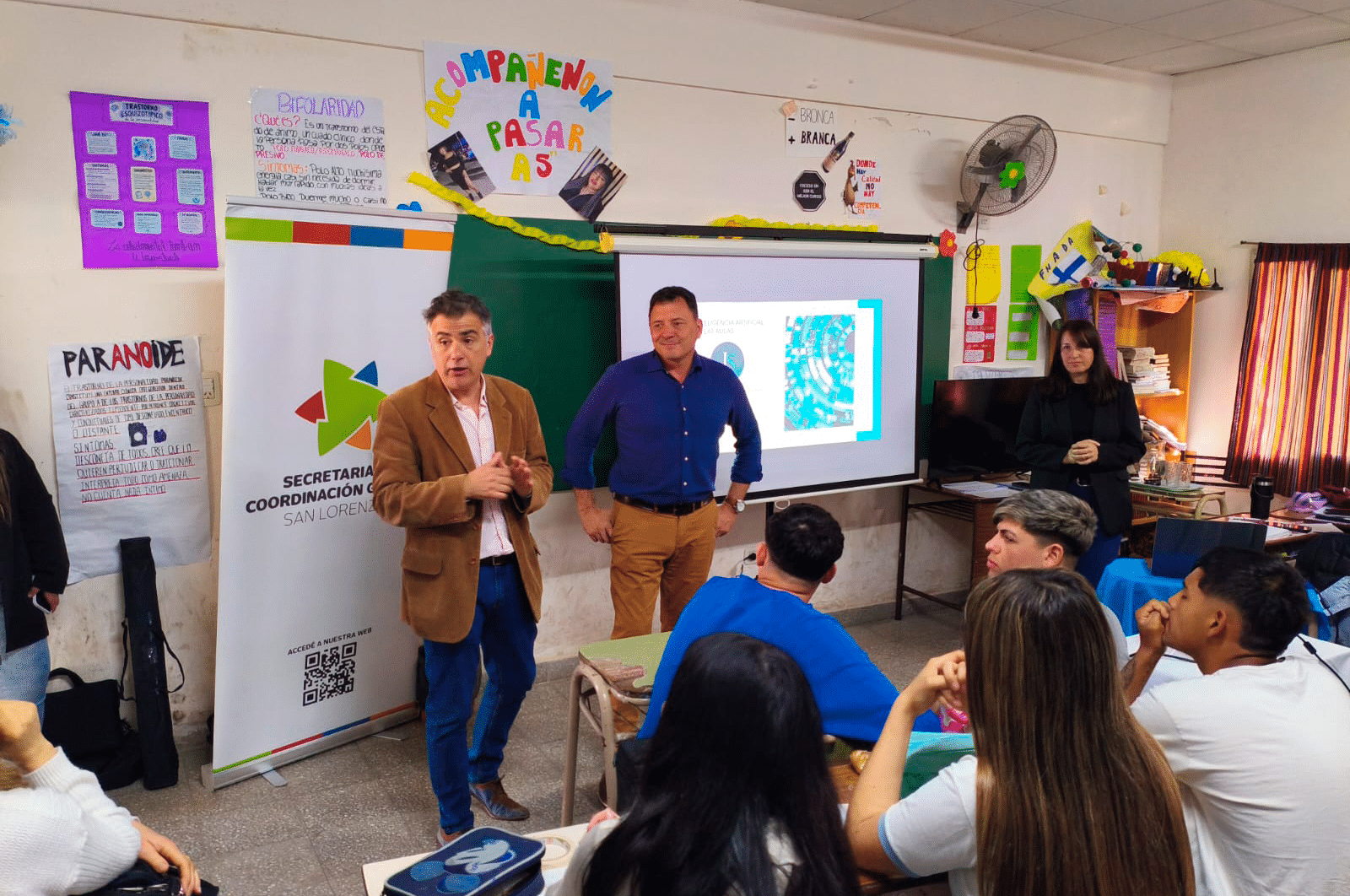 La Municipalidad de San Lorenzo capacita sobre <b>inteligencia artificial</b> en escuelas secundarias thumbnail